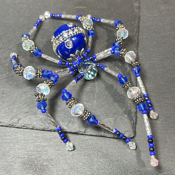 REDUCED CCO Blue Crystal Spider Halloween Decoration Ornament Suncatcher - Picture 2 of 12